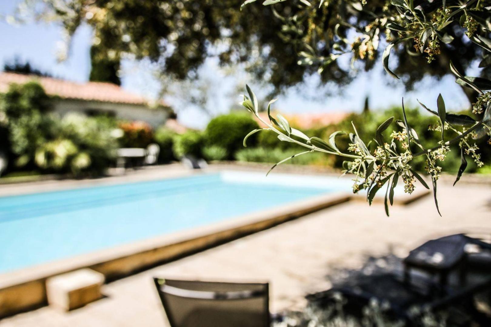 Hotel La Bastide Bleue Séguret Exterior foto